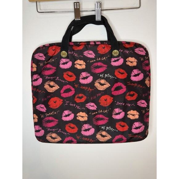 Betsey Johnson Laptop Bag Lips Kisses - Picture 2 of 16